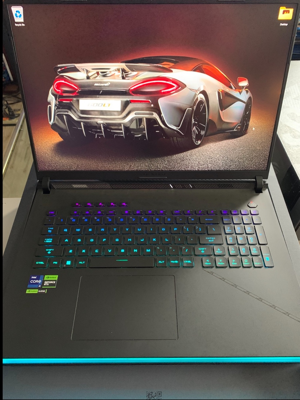 ASUS - ROG Strix Scar 18" 240Hz Intel 13th Gen Core 19 32G -RTX 4090 - 2TB SSD